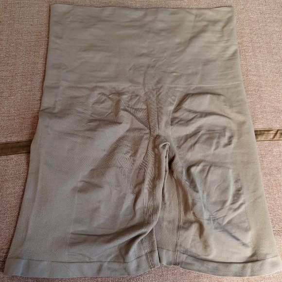 ❌SOLD❌ Shape by Cacique High-Waist Shaper - Picture 1 of 3